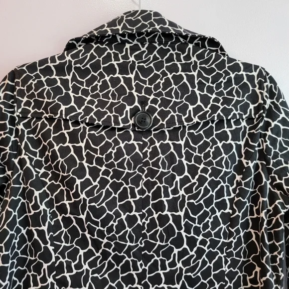 Vertigo Paris Black and White Trench Coat Size Med. - Picture 5 of 7